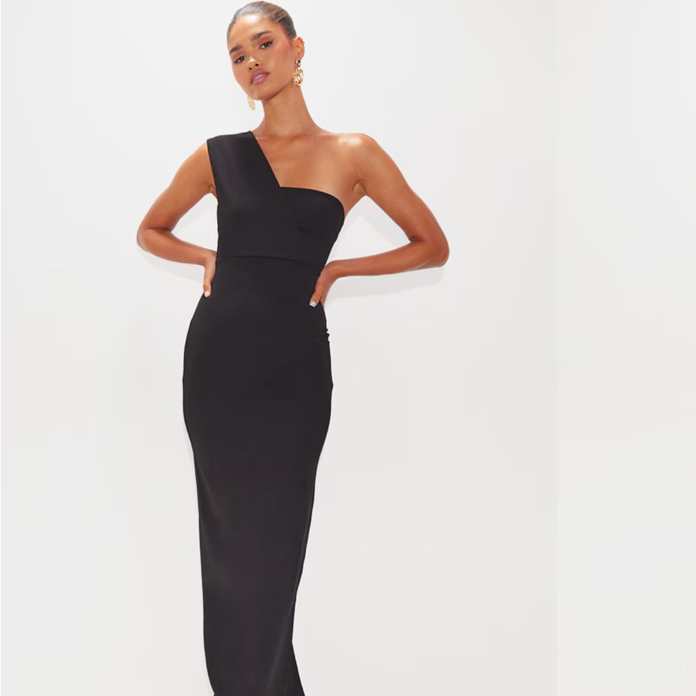 Elegant Black One-Shoulder Dress